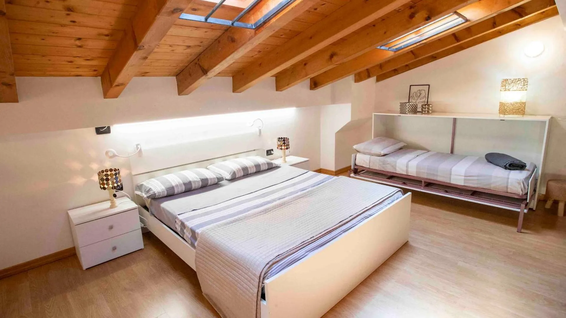 The Clock House -Centro Storico- Apartment Clusone 0*,